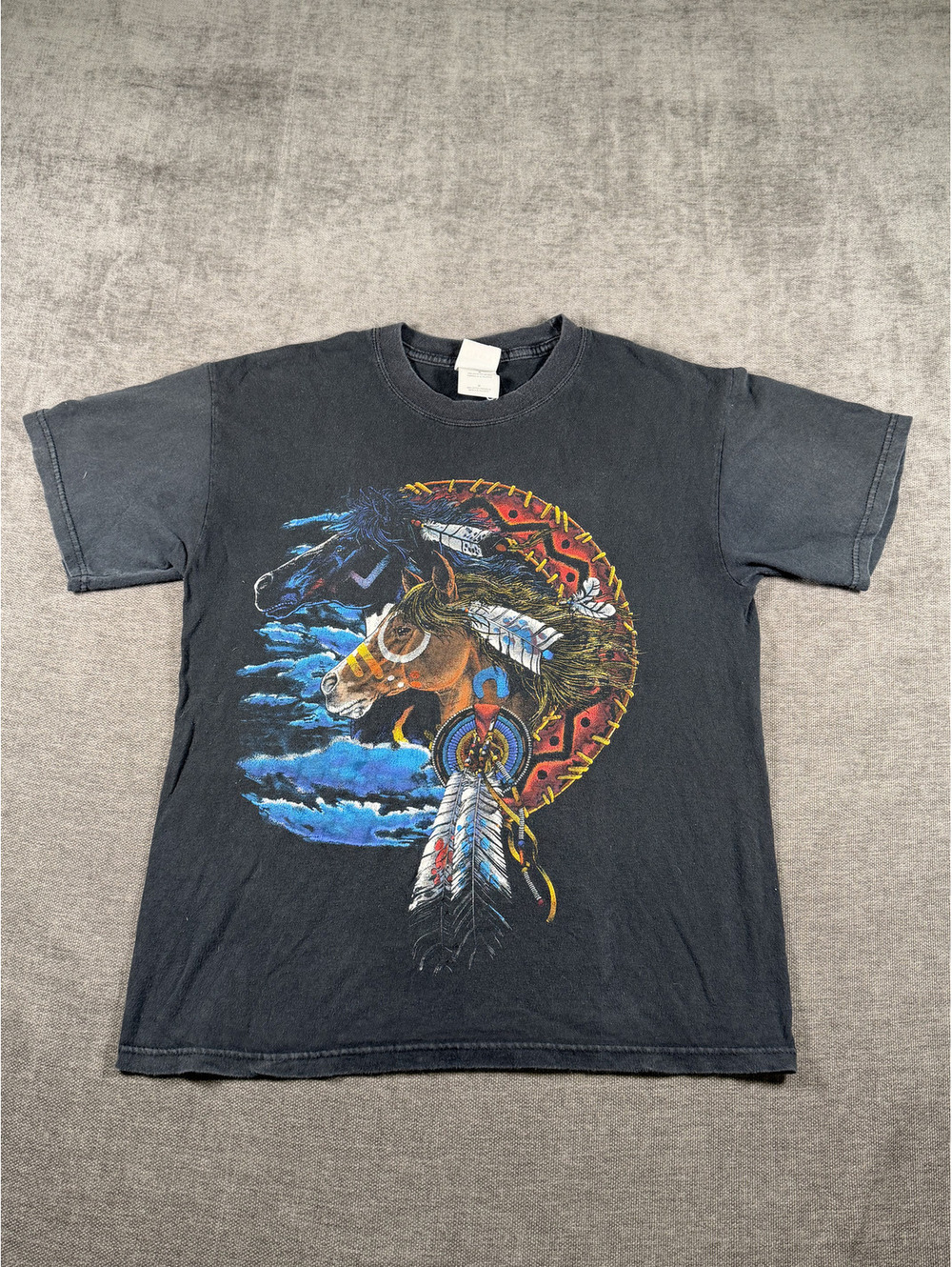 Gildan Heavy Weight Cotton Native American Horse Graphic T-Shirt Medium